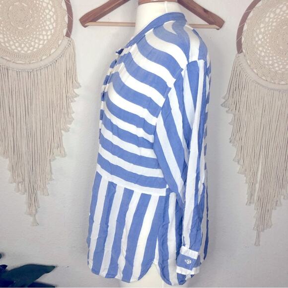 Banana Republic blue and white striped lightweight gauzy feel blouse large - Picture 3 of 6